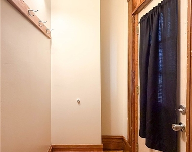 1017 White Place - Photo Thumbnail 4