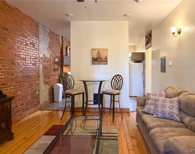 1017 White Place - Photo Thumbnail 5