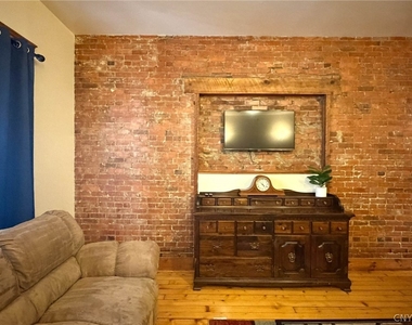 1017 White Place - Photo Thumbnail 7