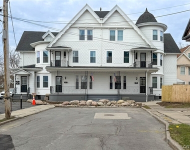 1017 White Place - Photo Thumbnail 1