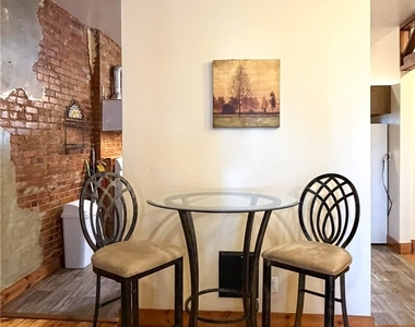 1017 White Place - Photo Thumbnail 9