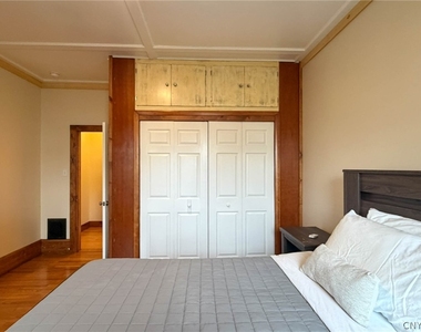 1017 White Place - Photo Thumbnail 22