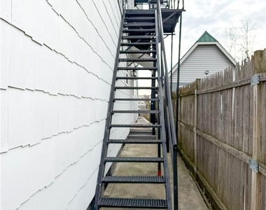 1017 White Place - Photo Thumbnail 26