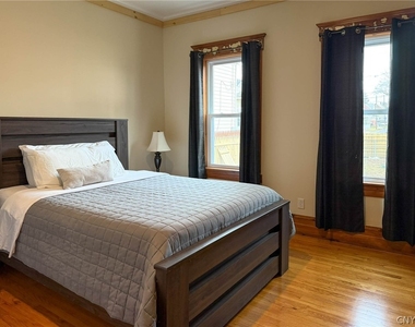 1017 White Place - Photo Thumbnail 19