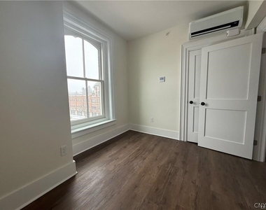 109 Main Street - Photo Thumbnail 9