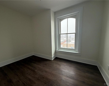 109 Main Street - Photo Thumbnail 8