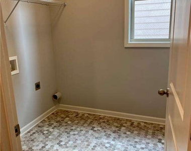 3070 Andover Trail - Photo Thumbnail 7
