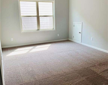 3070 Andover Trail - Photo Thumbnail 39