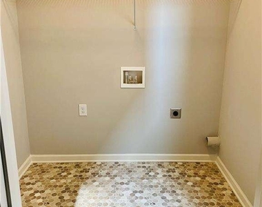 3070 Andover Trail - Photo Thumbnail 5
