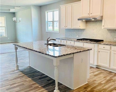 3070 Andover Trail - Photo Thumbnail 2