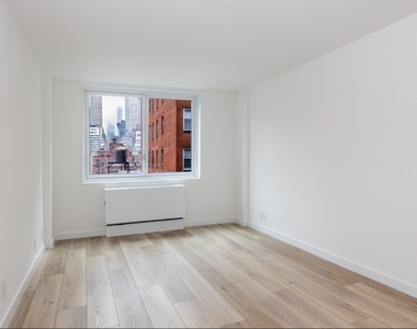 East 34st - Photo Thumbnail 4