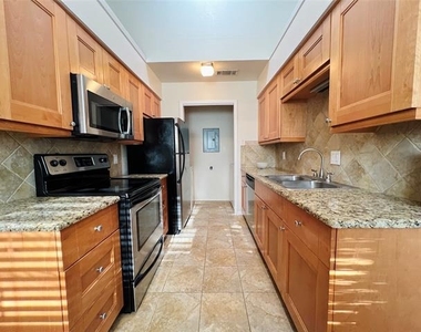 5759 Cedar Creek Drive - Photo Thumbnail 9