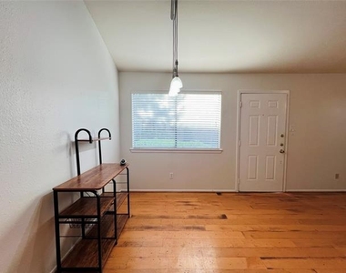 5759 Cedar Creek Drive - Photo Thumbnail 11