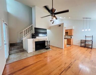 5759 Cedar Creek Drive - Photo Thumbnail 3