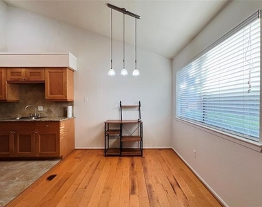 5759 Cedar Creek Drive - Photo Thumbnail 12