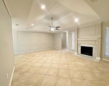 3704 Fairhaven Drive - Photo Thumbnail 4