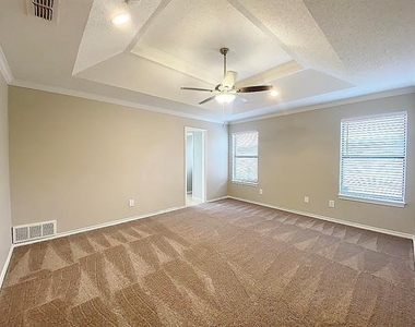3704 Fairhaven Drive - Photo Thumbnail 9