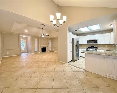 3704 Fairhaven Drive - Photo Thumbnail 6