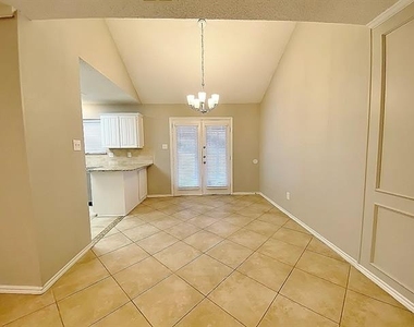 3704 Fairhaven Drive - Photo Thumbnail 8