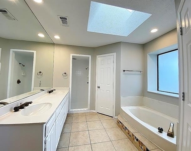 3704 Fairhaven Drive - Photo Thumbnail 12
