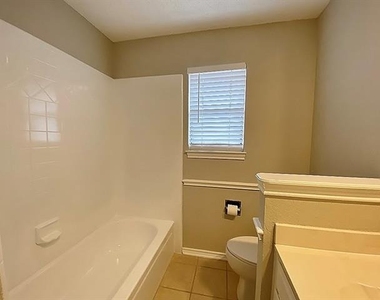 3704 Fairhaven Drive - Photo Thumbnail 16