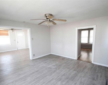 923 S Wine Street - Photo Thumbnail 6