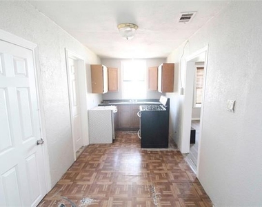 923 S Wine Street - Photo Thumbnail 9