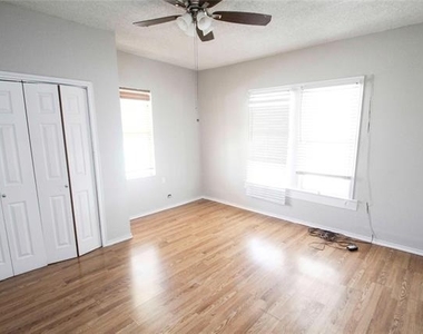923 S Wine Street - Photo Thumbnail 3