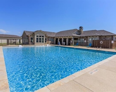 2991 Lakeside Drive - Photo Thumbnail 4