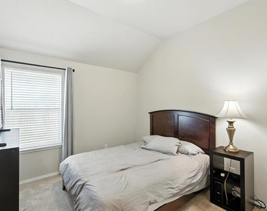 221 Gardenia Drive - Photo Thumbnail 20