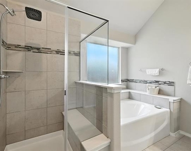 221 Gardenia Drive - Photo Thumbnail 17