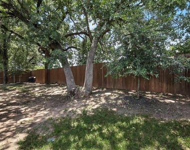 221 Gardenia Drive - Photo Thumbnail 28