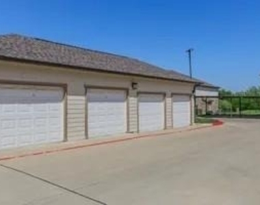 2991 Lakeside Drive - Photo Thumbnail 5