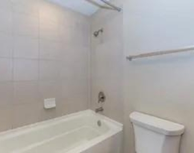 2991 Lakeside Drive - Photo Thumbnail 3