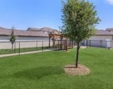 2991 Lakeside Drive - Photo Thumbnail 6