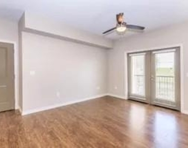 2991 Lakeside Drive - Photo Thumbnail 4