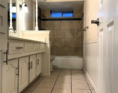 804 Lake Highlands Drive - Photo Thumbnail 15