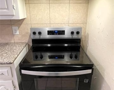 804 Lake Highlands Drive - Photo Thumbnail 13