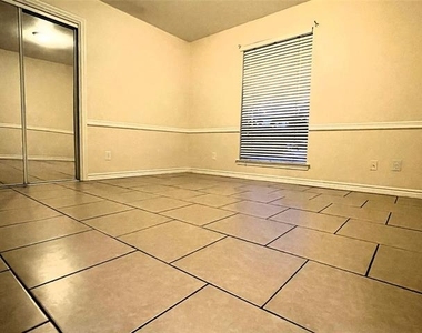 804 Lake Highlands Drive - Photo Thumbnail 18