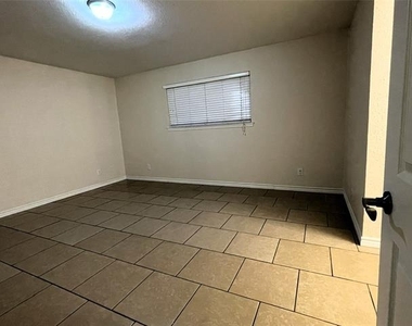 804 Lake Highlands Drive - Photo Thumbnail 25