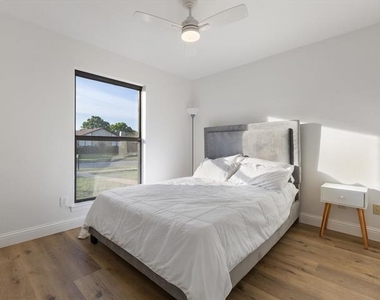 3404 Newkirk Drive - Photo Thumbnail 15