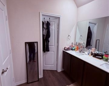 2001 Juniper Pass Way - Photo Thumbnail 11