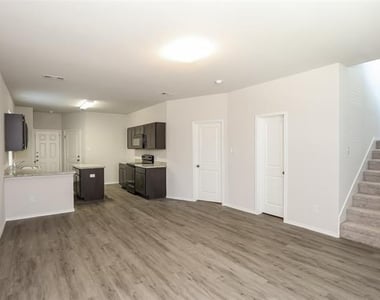 5640 Willamette Drive - Photo Thumbnail 4