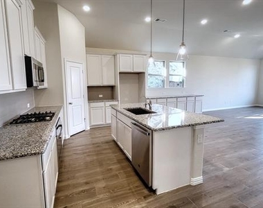 2201 River Trail - Photo Thumbnail 5