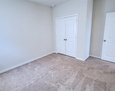 2201 River Trail - Photo Thumbnail 10