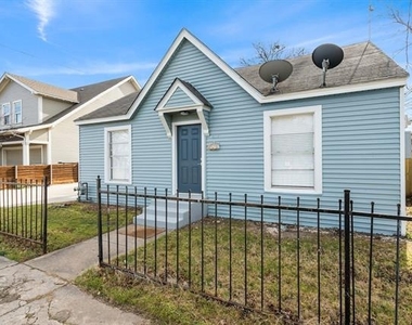 612 W 5th Street - Photo Thumbnail 1