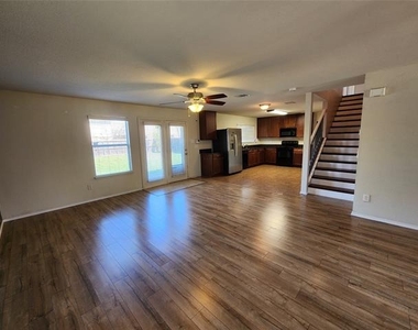 5709 Valley Stream Way - Photo Thumbnail 3