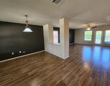 5709 Valley Stream Way - Photo Thumbnail 2