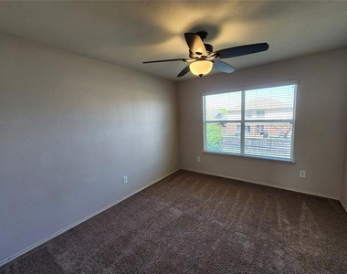 5709 Valley Stream Way - Photo Thumbnail 21