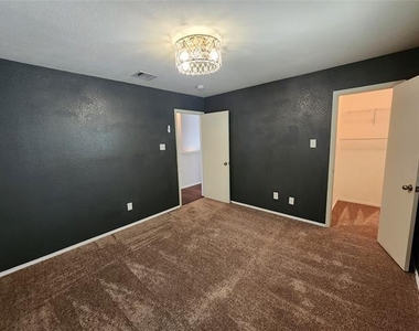 5709 Valley Stream Way - Photo Thumbnail 19